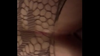 Голый тип драл в половую щелочку татуированную брюнетку с большими дойками